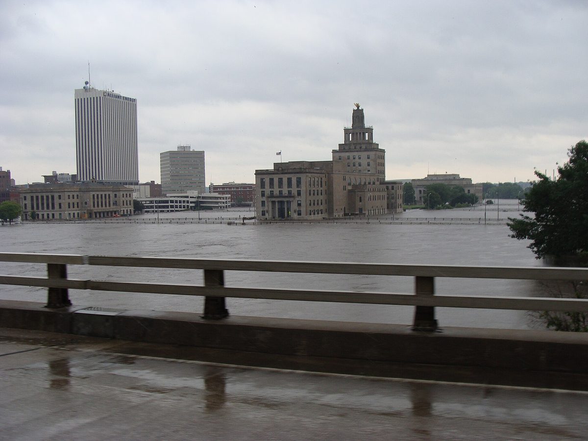Skyline and aerial view of Cedar Rapids, IA - LD Movers moving service area
