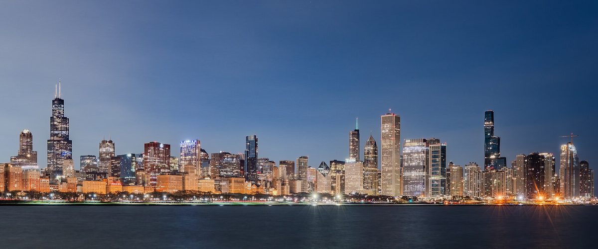 Chicago skyline with Lake Michigan and downtown high-rises - LD Movers service area for local and long-distance moves