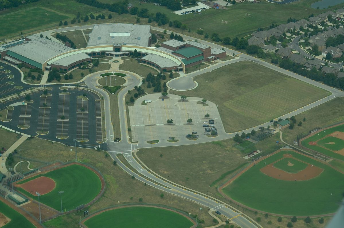Skyline and aerial view of Overland Park, KS - LD Movers moving service area